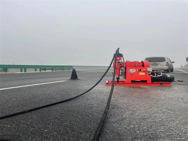 定远马路路基路面开裂下沉注浆加固灌浆